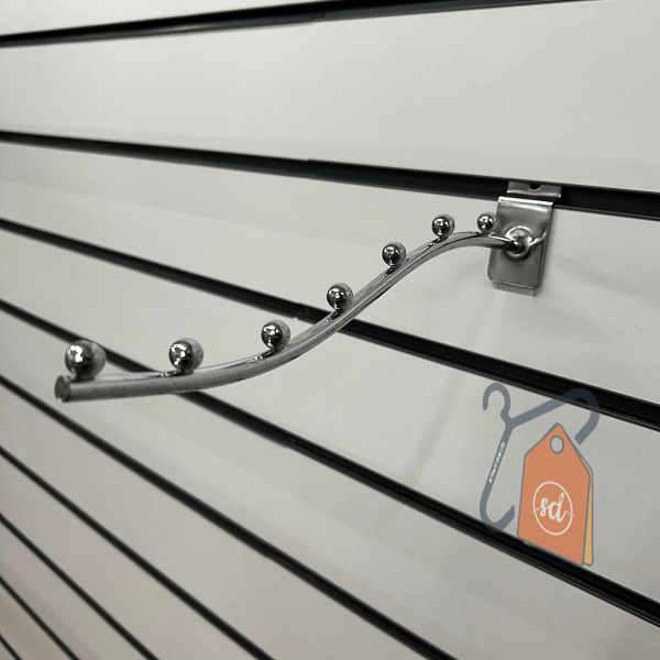 Slatwall 7 Ball Sloping Arm